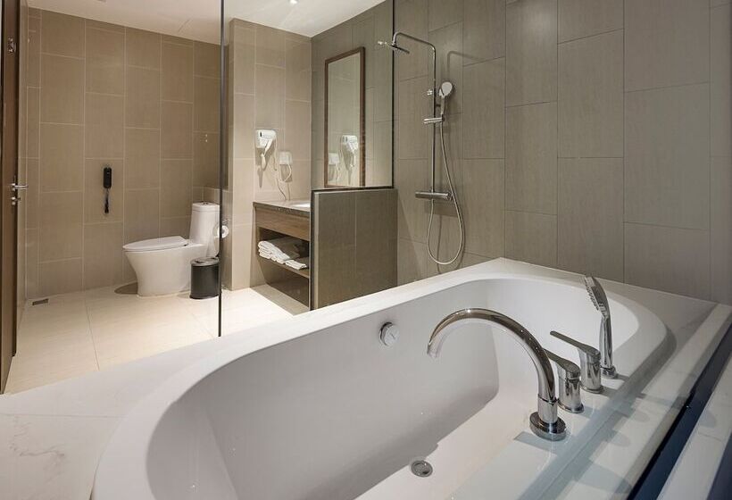 اتاق لوکس با چشمانداز دریا, Le Palmier Ho Tram Resort