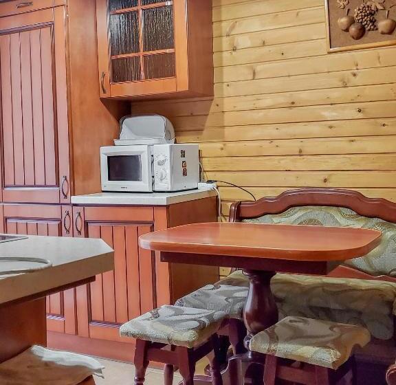 带1个卧室的带阳台的公寓, Elf Cottage