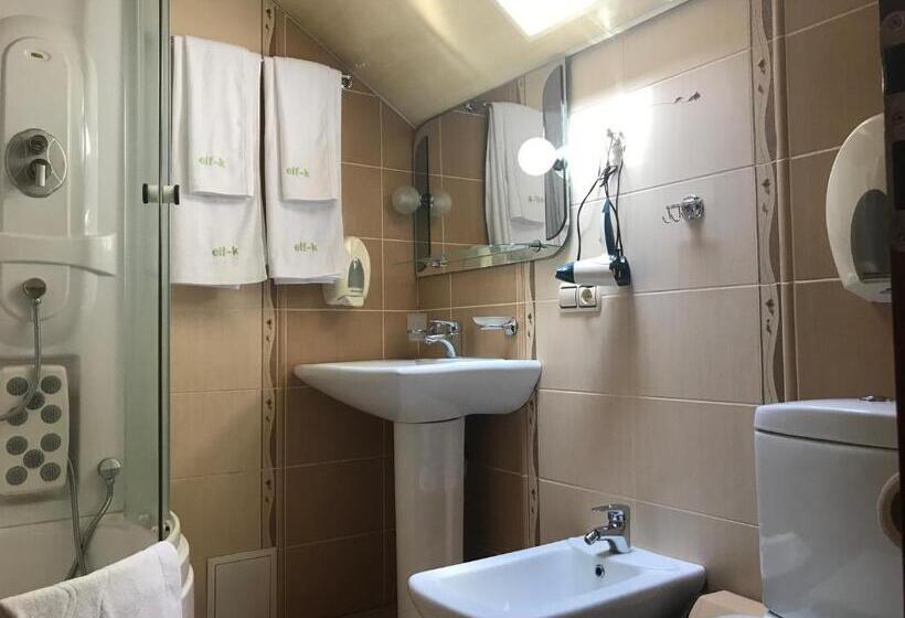 家庭间, Elf Cottage