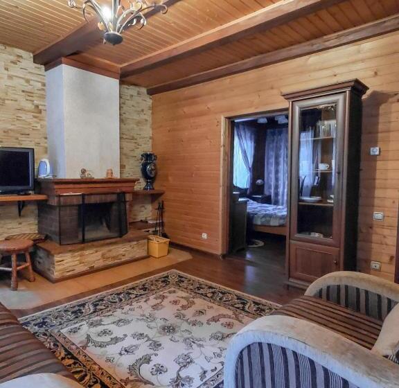 四人标准间, Elf Cottage