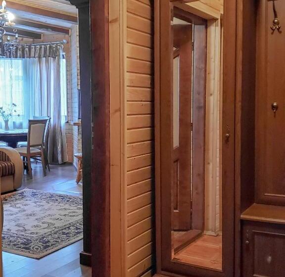 四人标准间, Elf Cottage