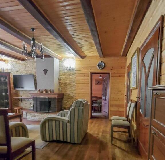 带1个卧室的带阳台的公寓, Elf Cottage