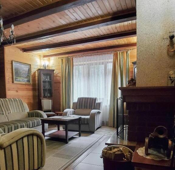 带1个卧室的带阳台的公寓, Elf Cottage