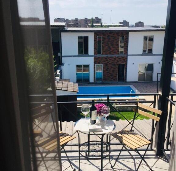 발코니 디럭스 룸, Garden Lounge