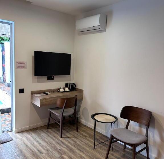 스탠다드 룸 풀장 전망, Garden Lounge