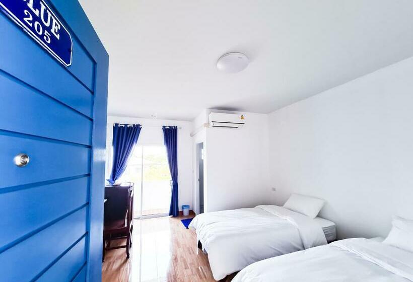 غرفة ديلوكس, Blue House