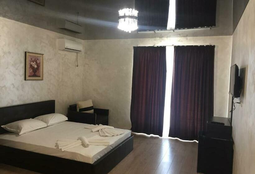 발코니 디럭스 룸, Family Hotel   City Hotel Yambol