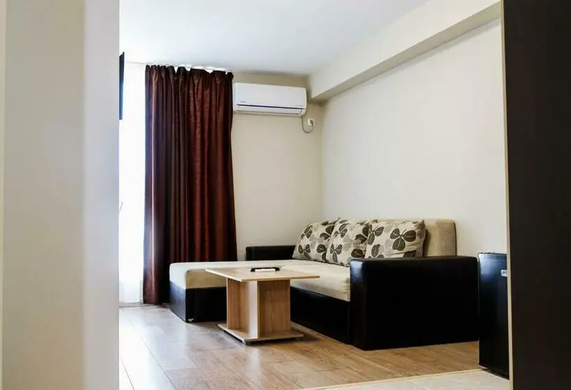 Standard-studio Parveke, Family Hotel   City Hotel Yambol