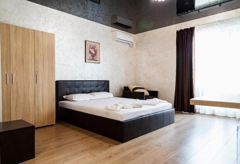 발코니 디럭스 룸, Family Hotel   City Hotel Yambol