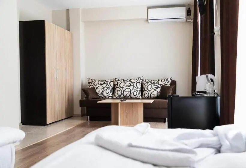 Standard-studio Parveke, Family Hotel   City Hotel Yambol