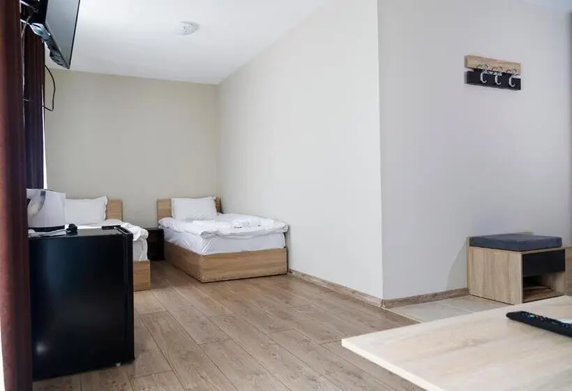 Standard-studio Parveke, Family Hotel   City Hotel Yambol