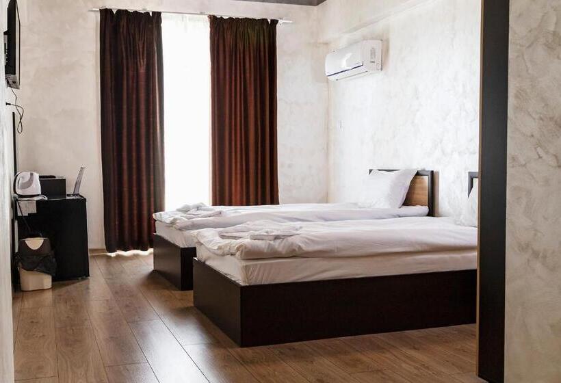 스탠다드 발코니 룸, Family Hotel   City Hotel Yambol