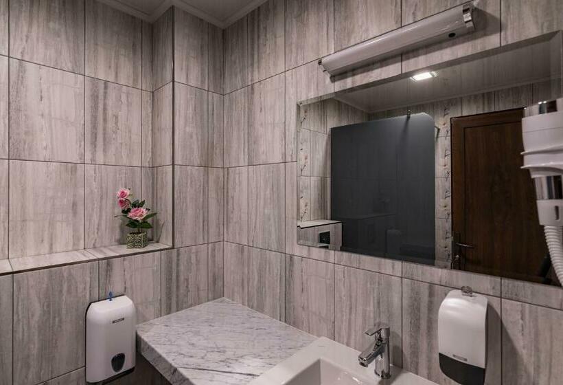 חדר סופריור עם טרסה, семеен хотел магнолия