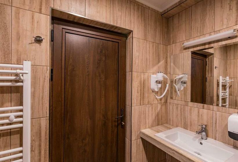 חדר סטנדרט עם מרפסת, семеен хотел магнолия