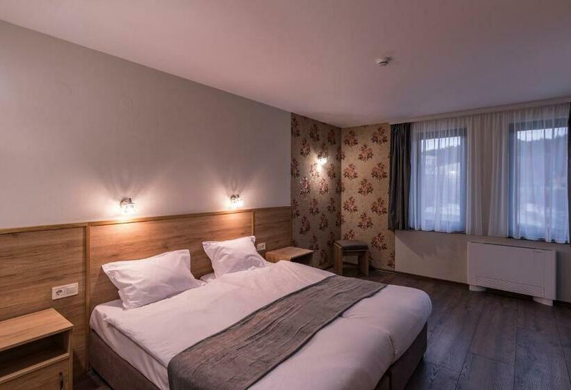 חדר סטנדרט עם מרפסת, семеен хотел магнолия