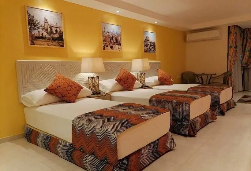 اتاق لوکس سه تخته, Almadiafa   المضيفه
