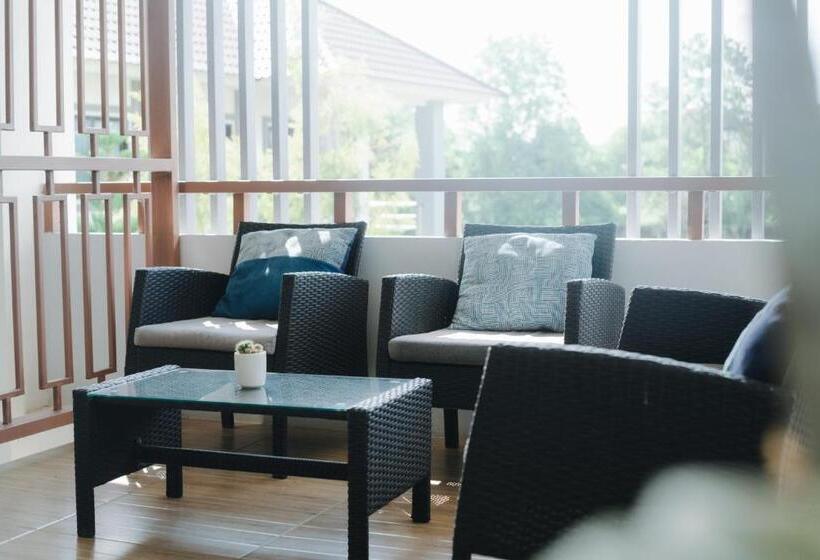 غرفة قياسية, Annahouse