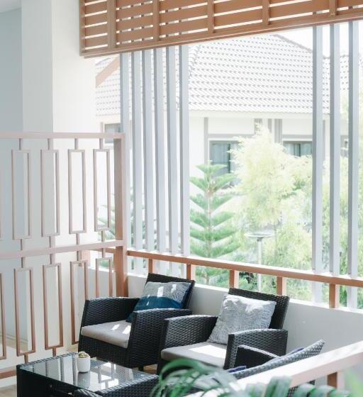 اتاق استاندارد, Annahouse