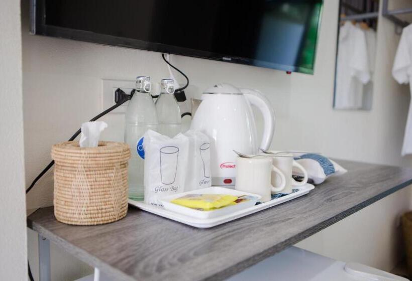 اتاق خانوادگی, Annahouse