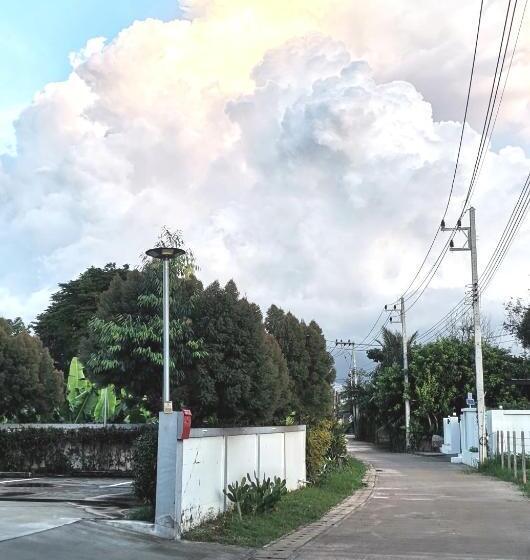 اتاق خانوادگی, Annahouse