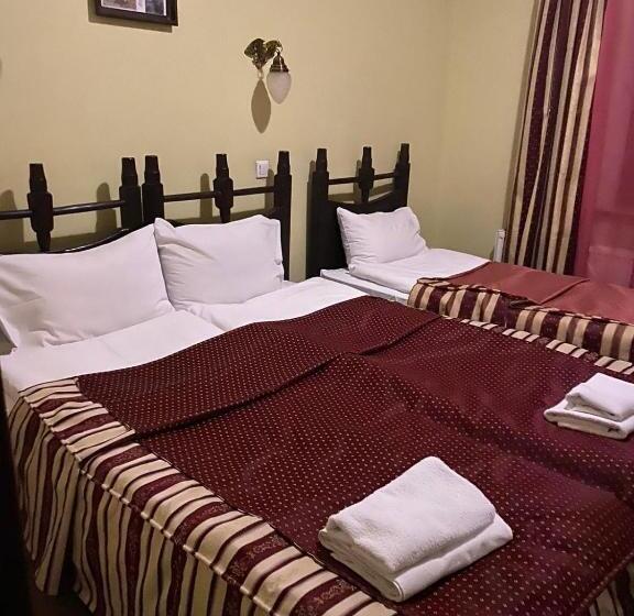 Deluxe Kolmen Hengen Huone, Patkovski