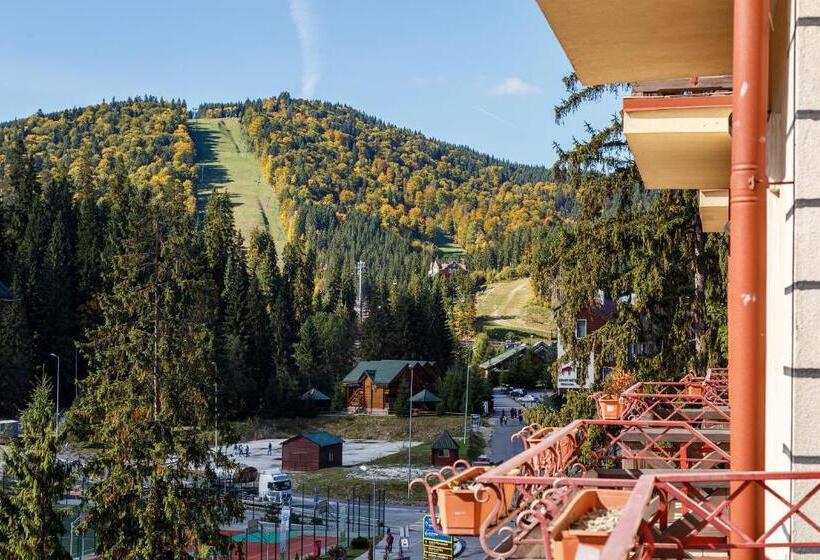 Superior Neljän Hengen Huone, Patkovski