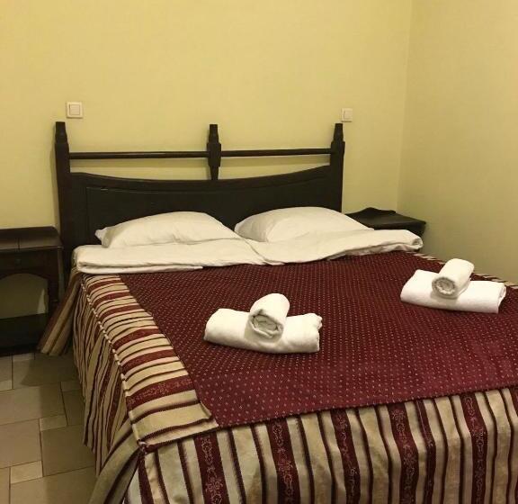Economy Quadruple Room, Patkovski