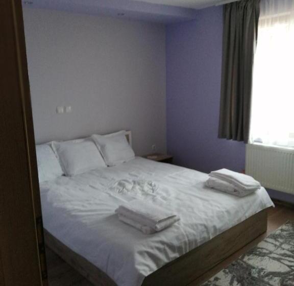 Вилла 1 Спальня, Къща За Гости Уют Guest House Cozy