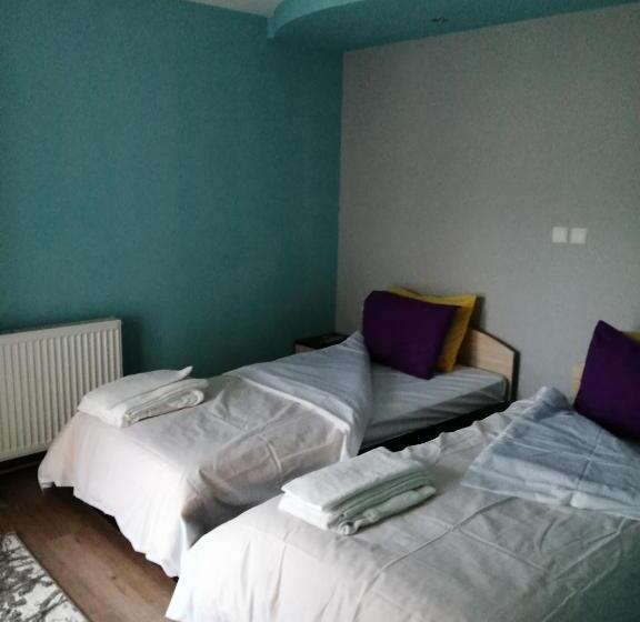 Вилла 1 Спальня, Къща За Гости Уют Guest House Cozy