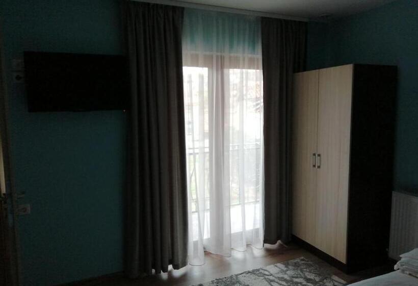 Вилла 1 Спальня, Къща За Гости Уют Guest House Cozy