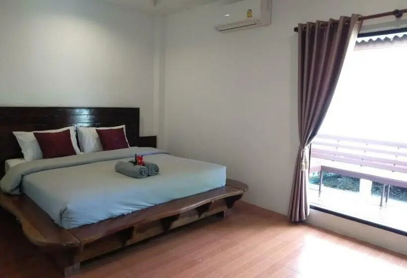اتاق لوکس, Sunflora Resort Chumphon