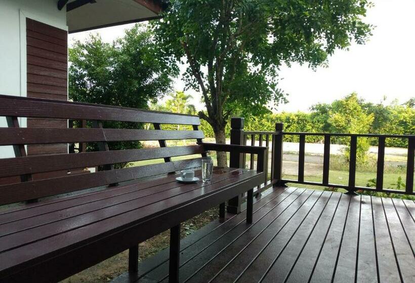 اتاق لوکس, Sunflora Resort Chumphon