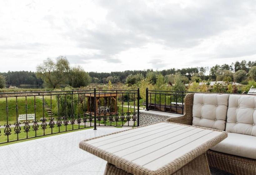 Suite with lake view, Bobritsa Dacha