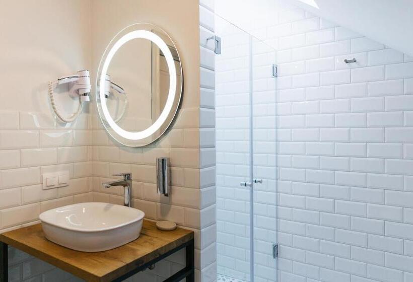 Superior room with lake view, Bobritsa Dacha