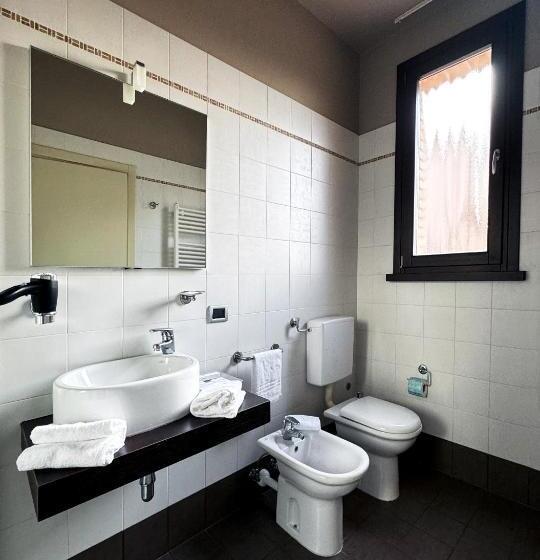 غرفة قياسية, Palazzo Paradiso