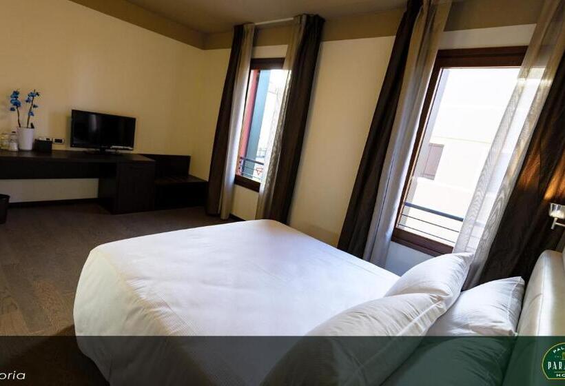 جناح جونيور, Palazzo Paradiso