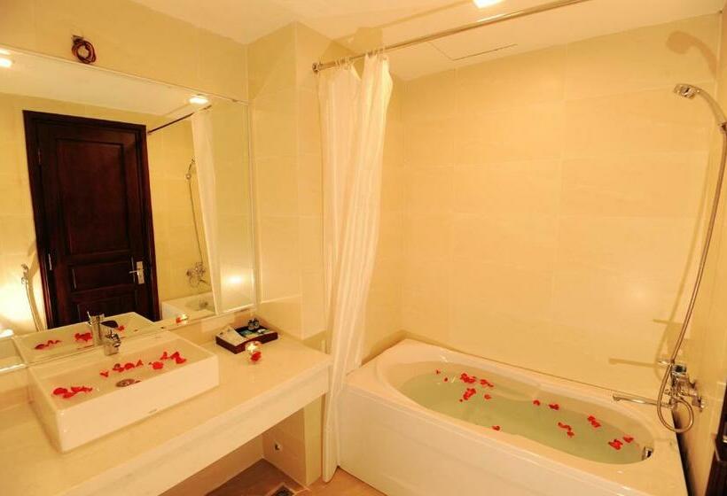 سوئیت با بالکن, Cuu Long