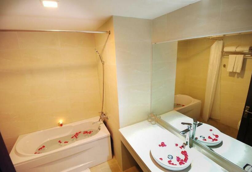 اتاق لوکس, Cuu Long