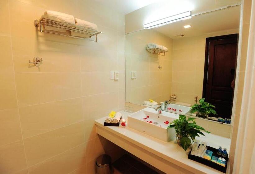 سوئیت با بالکن, Cuu Long