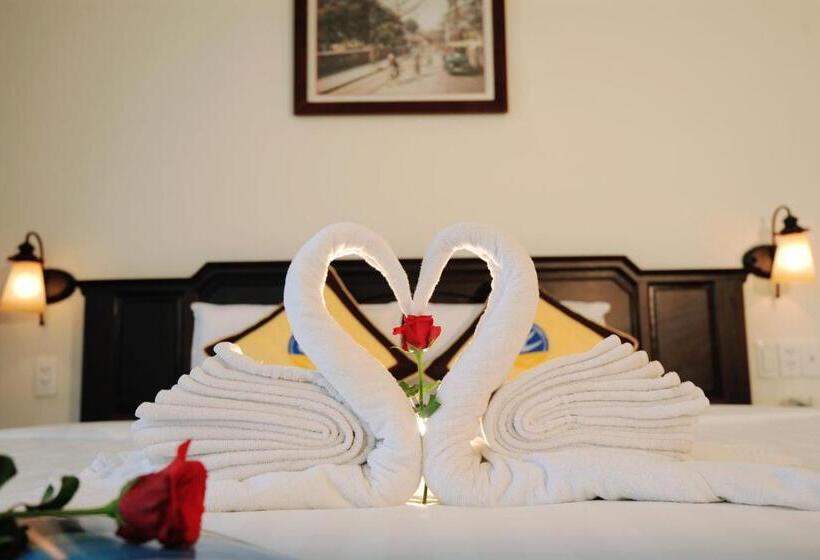 سوئیت با بالکن, Cuu Long