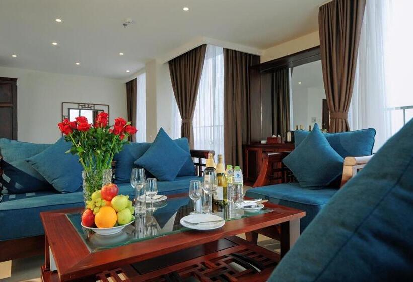 سوئیت با بالکن, Cuu Long