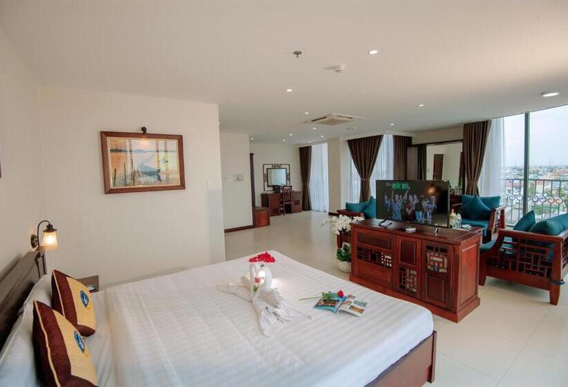 سوئیت با بالکن, Cuu Long