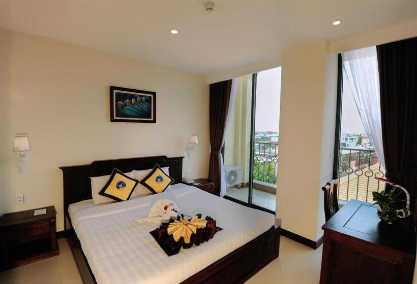 اتاق لوکس خانوادگی, Cuu Long