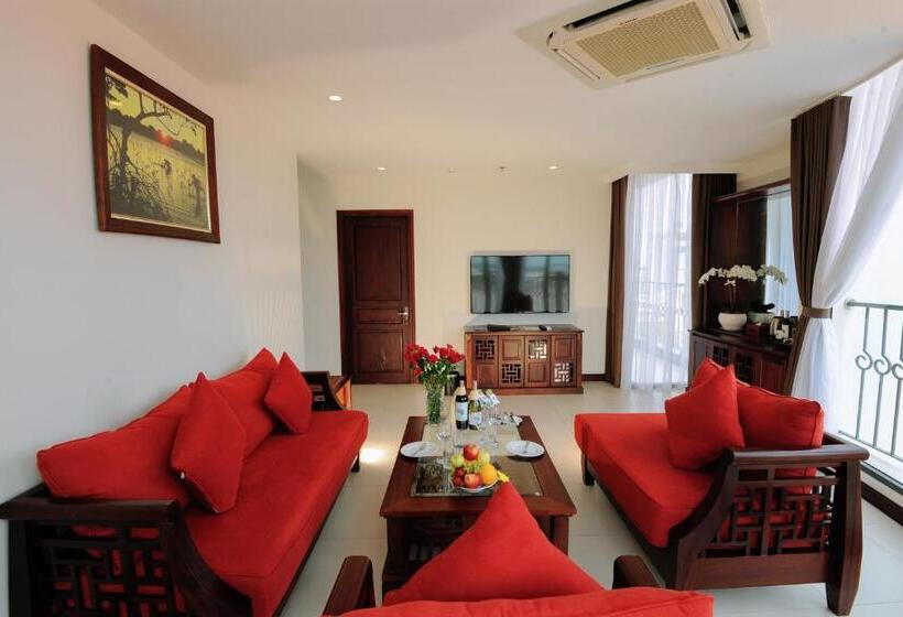 اتاق لوکس خانوادگی, Cuu Long