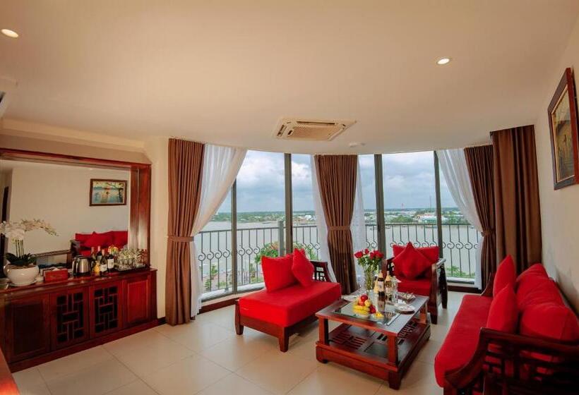 اتاق لوکس خانوادگی, Cuu Long