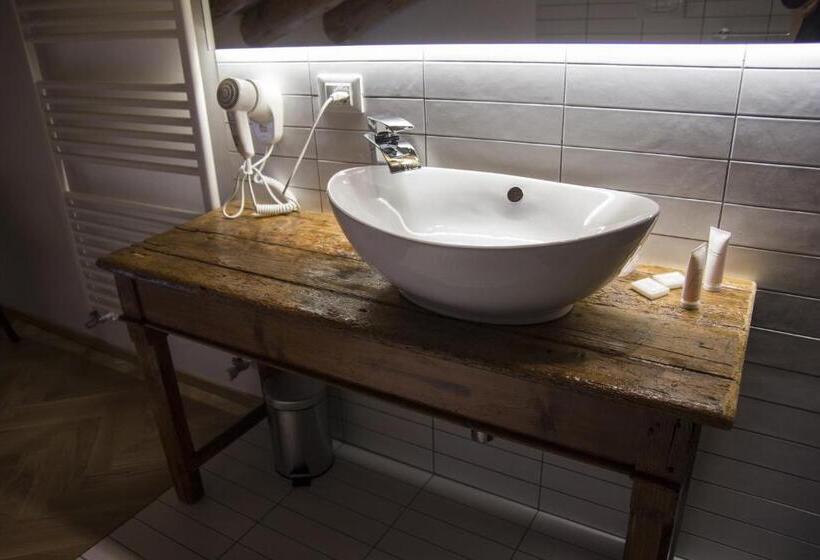 חדר דלוקס, Dal Menga