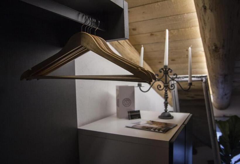 חדר דלוקס, Dal Menga