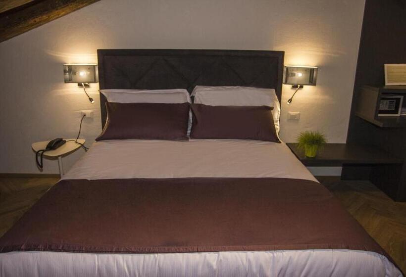 חדר דלוקס, Dal Menga