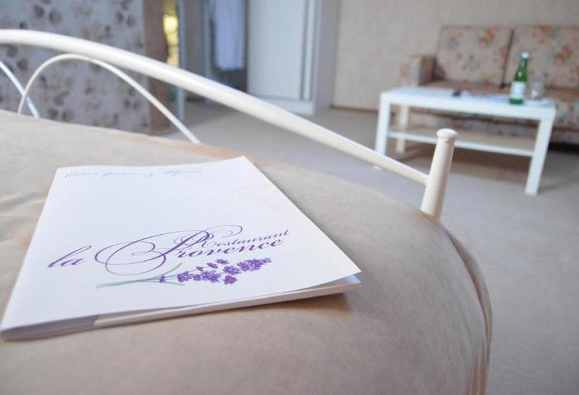 غرفة سوبيريور, Provans