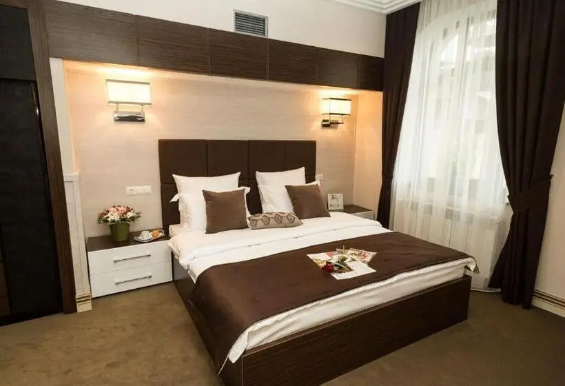 スイート, Park Hotel Warshawskiy
